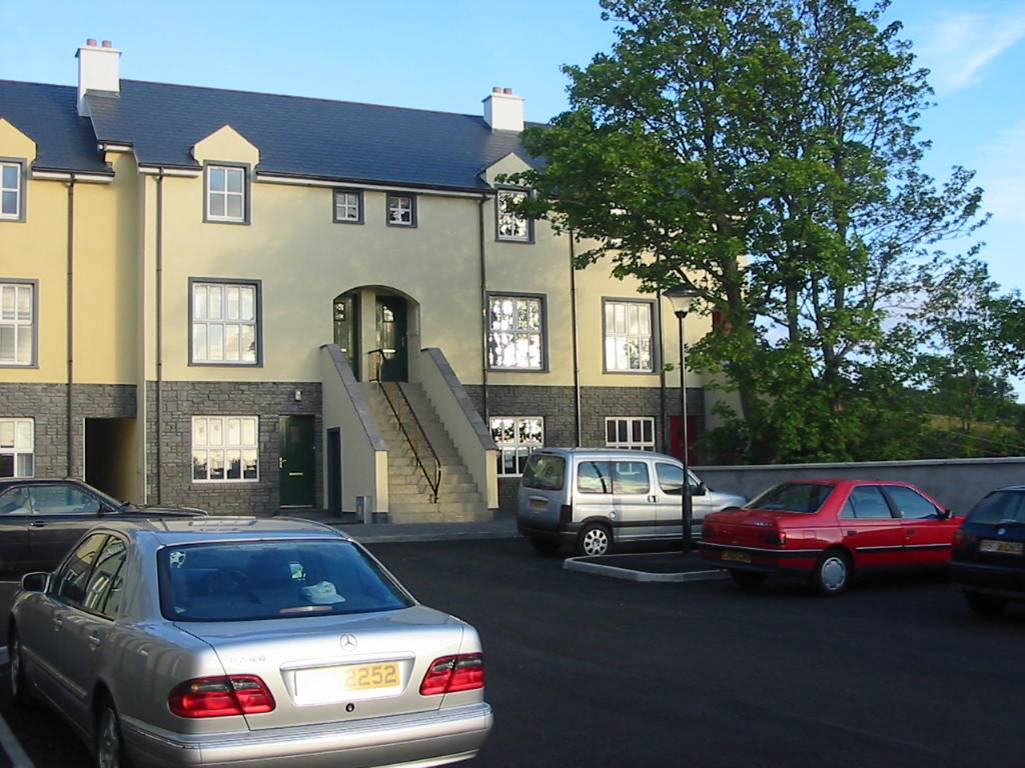 apartmentfront.jpg